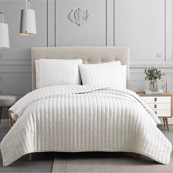 Threshold Bedding Threshold Ivory Textured Dot Bedding Comforter